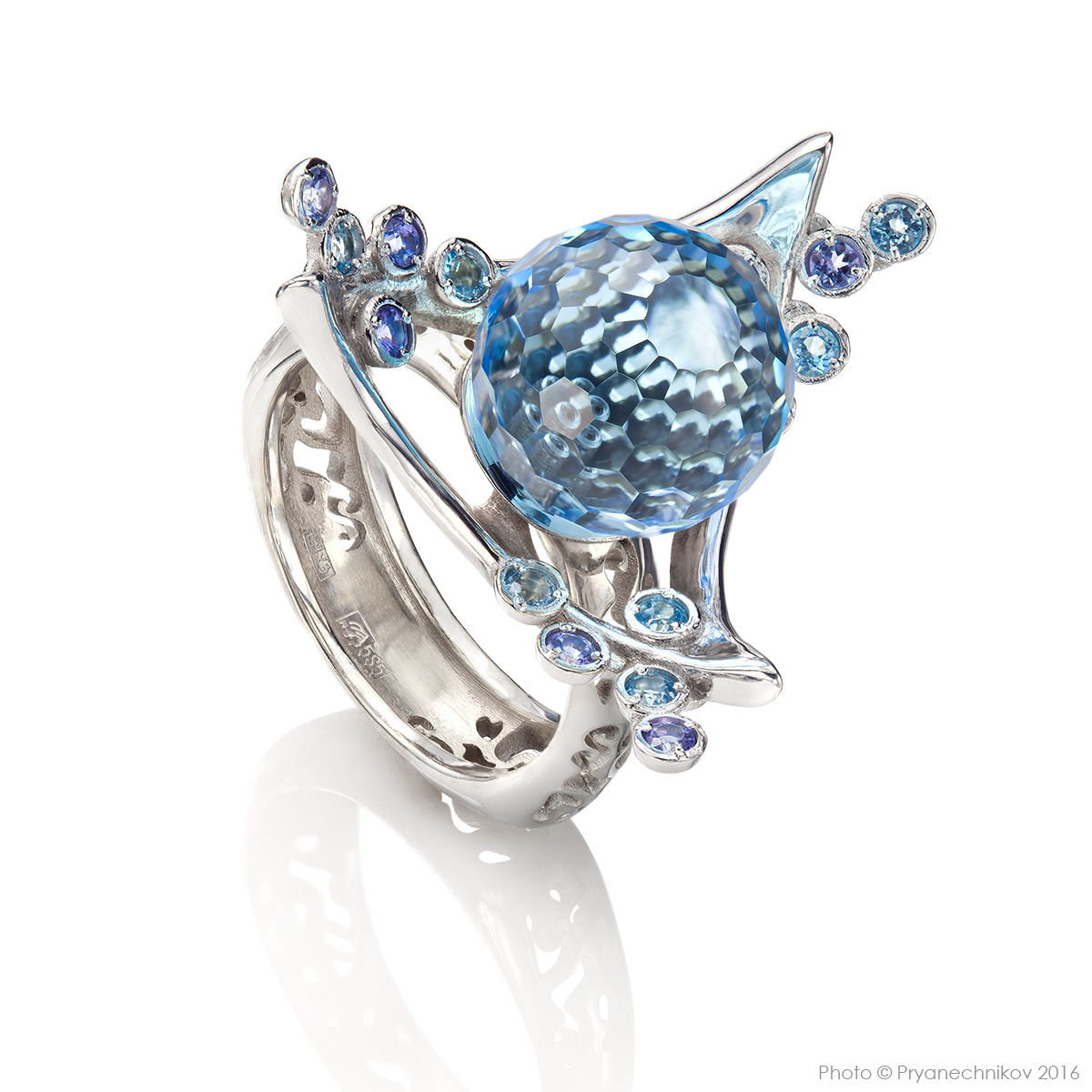 Фото ювелирных изделий из золота с бриллиантами и драгоценными камнями