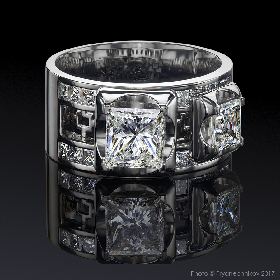 Фото ювелирных изделий с драгоценными камнями и бриллиантами