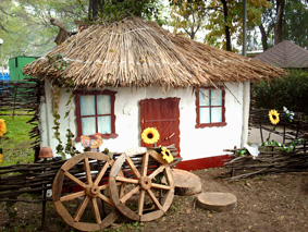 Украинская хатынка