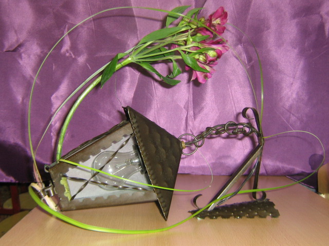 Одинокий фонарь