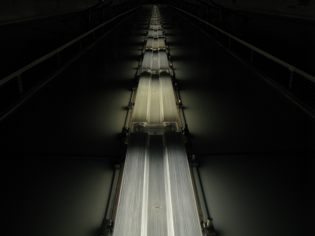 В метро (перевёрнутое) 1027*768