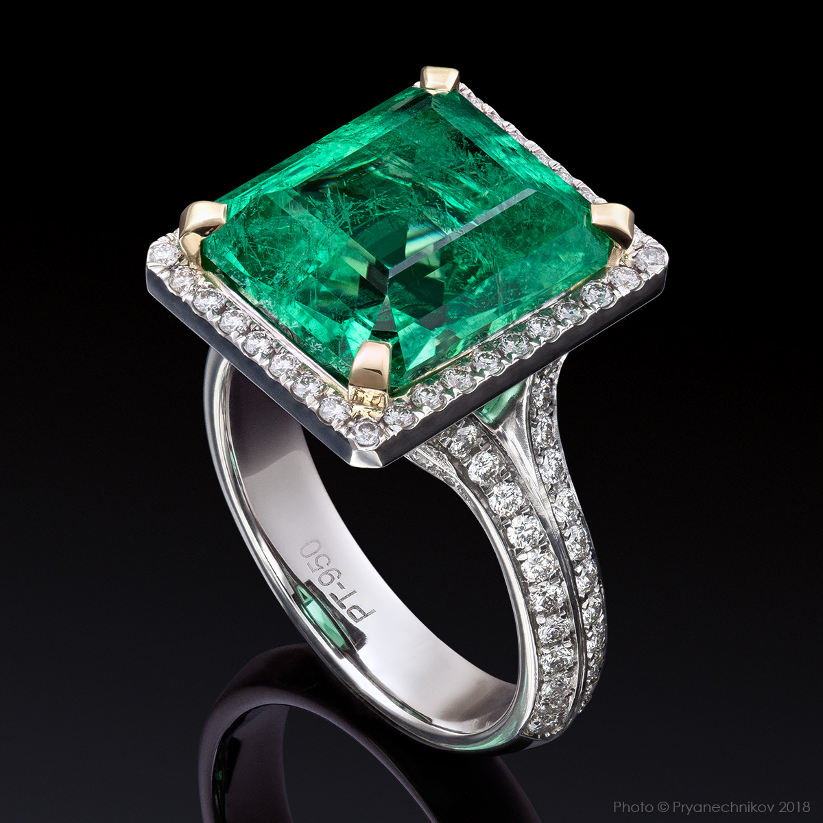 Рекламное фото ювелирных изделий с бриллиантами и драгоценными камнями