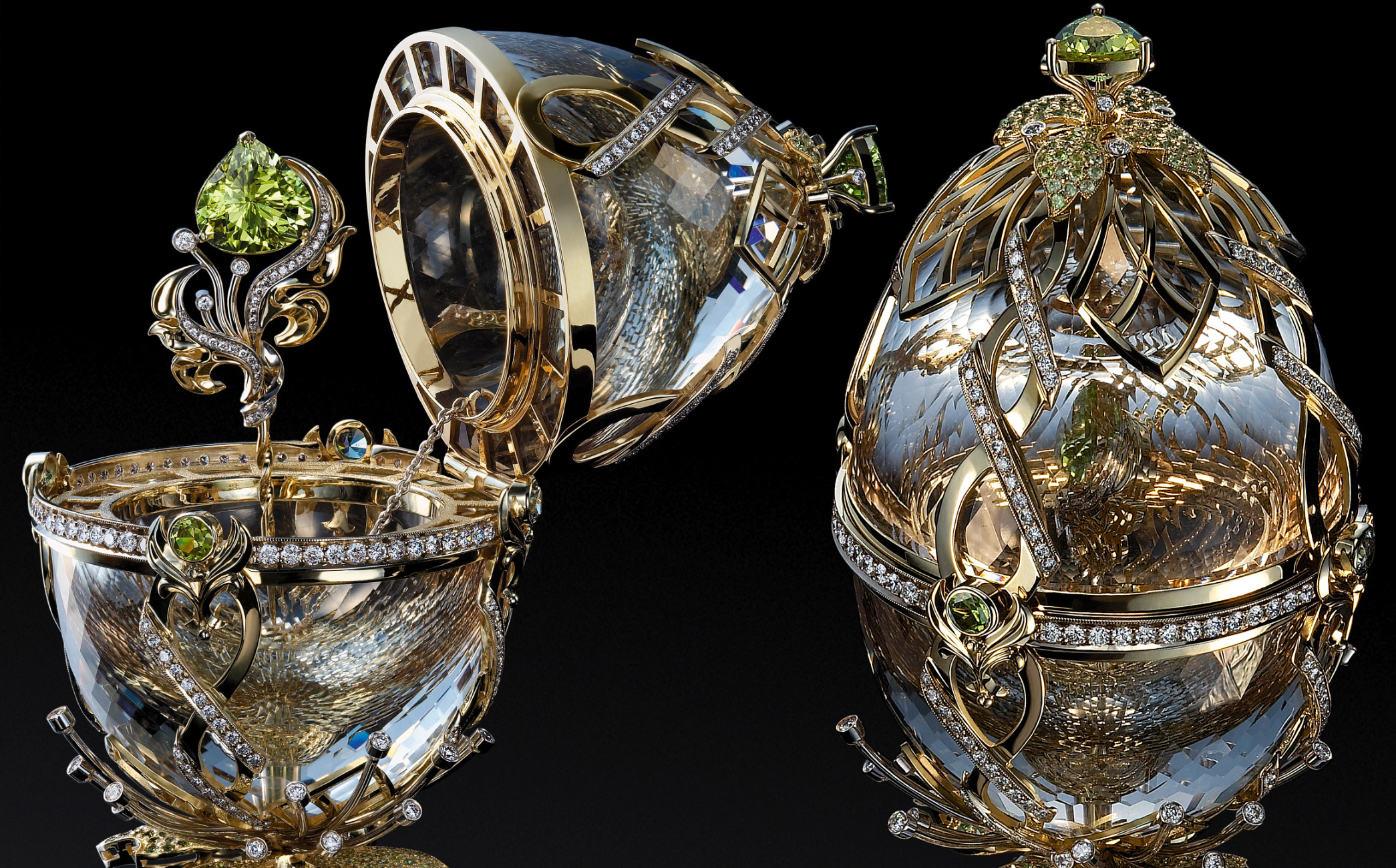 Рекламное фото ювелирных изделий с бриллиантами и драгоценными камнями