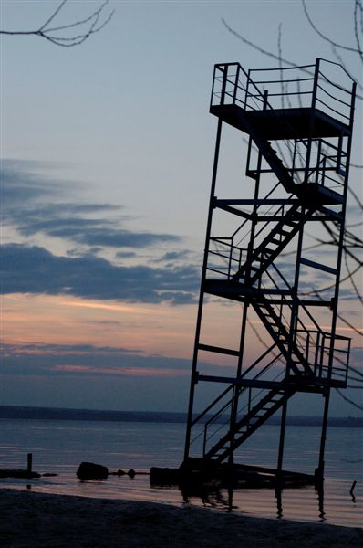 Под углом к горизонту