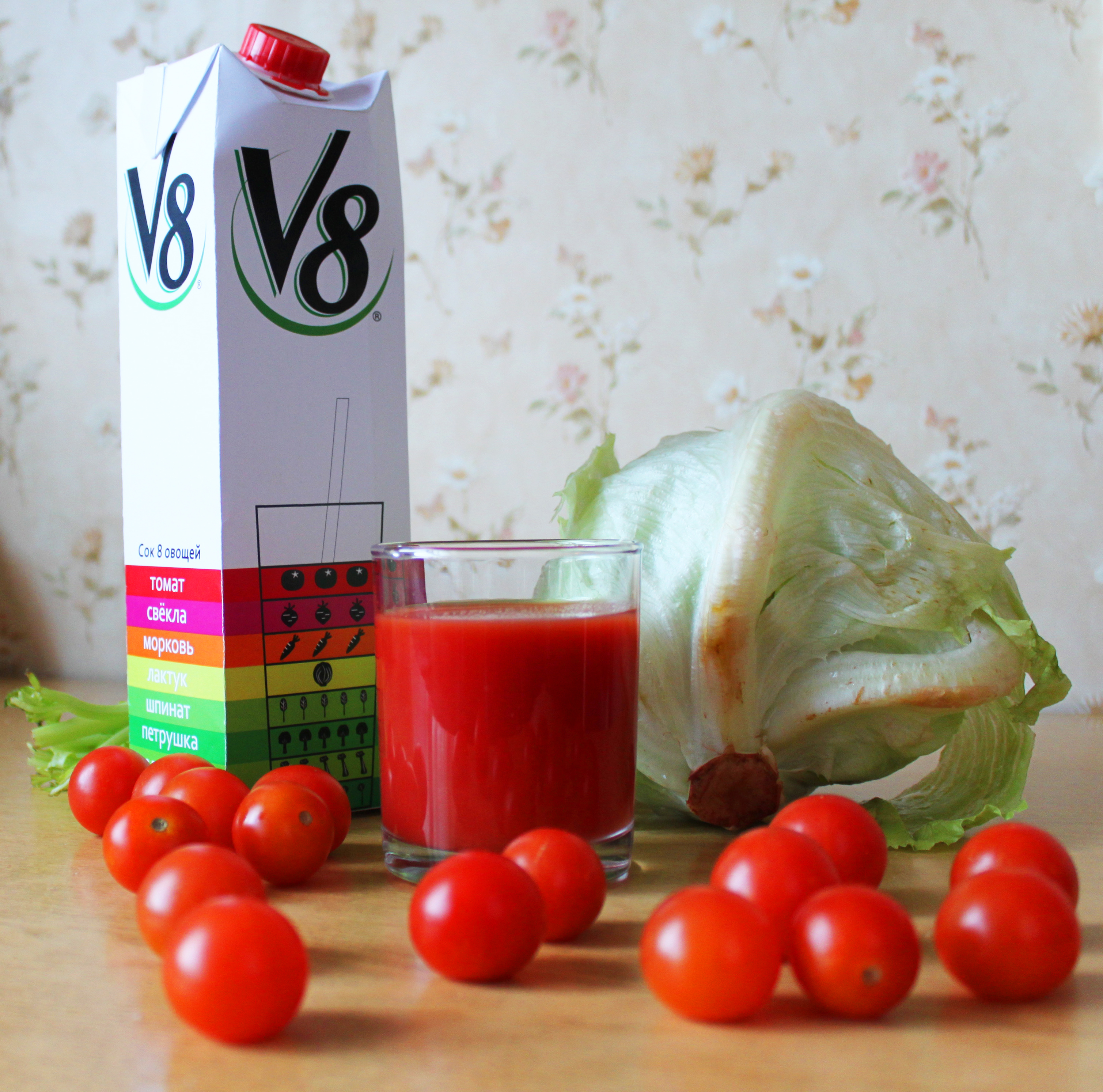 Упаковка сока 8 овощей "V8" в объеме