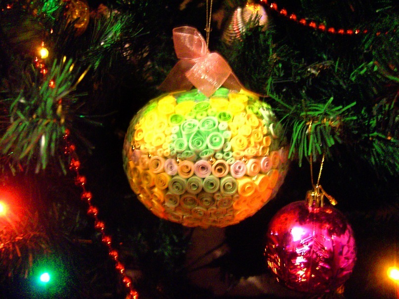 Ёлочная игрушка (квиллинг)