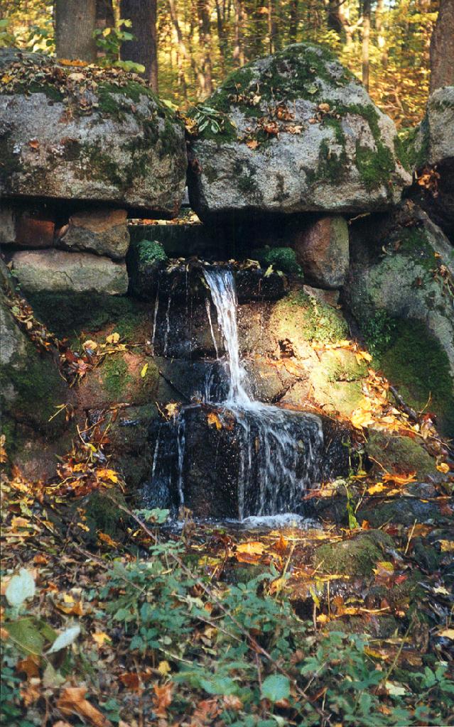 Дендропарк "Олександрія" - Маленький водоспад