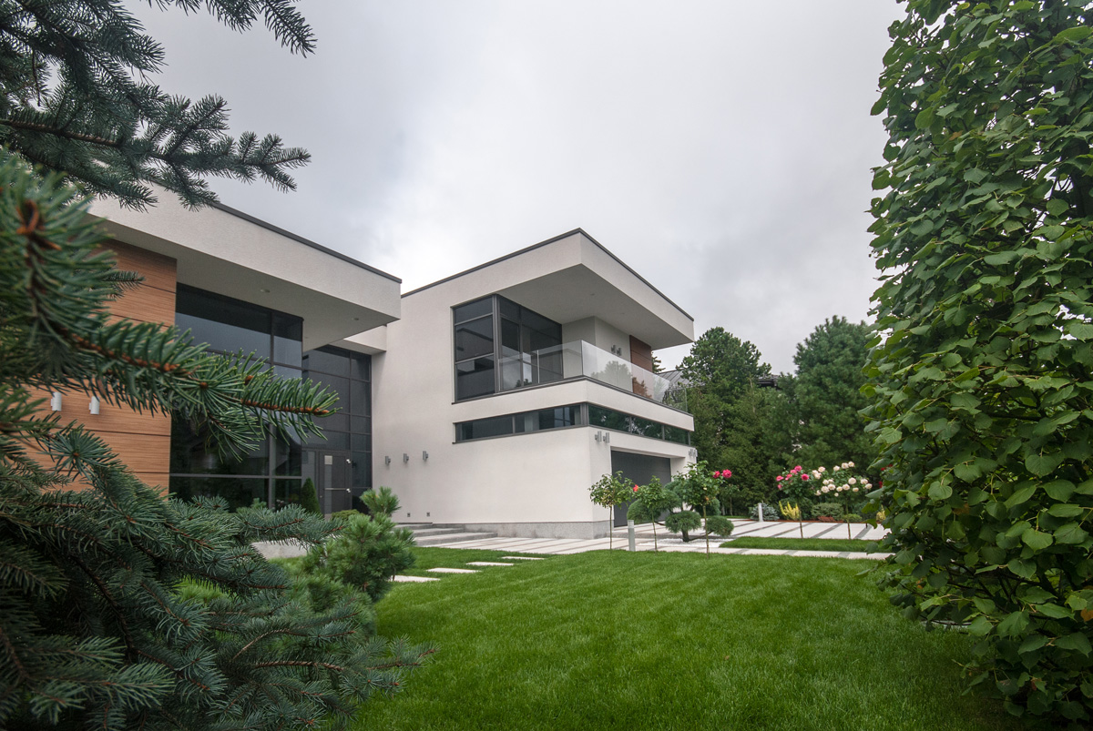 современный дом (Бенилюкс Москва)