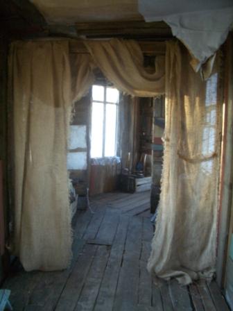 х/ф "Три дня с придурком" 2010 г. коридор в кухню