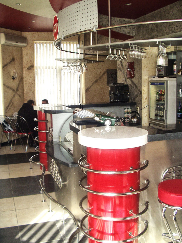 Барная стойка в баре Колесо