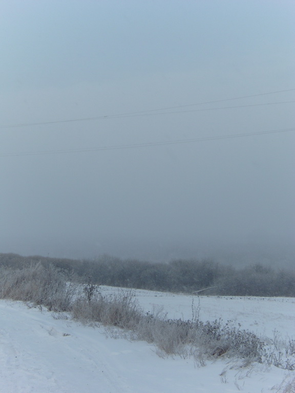 Снег падает