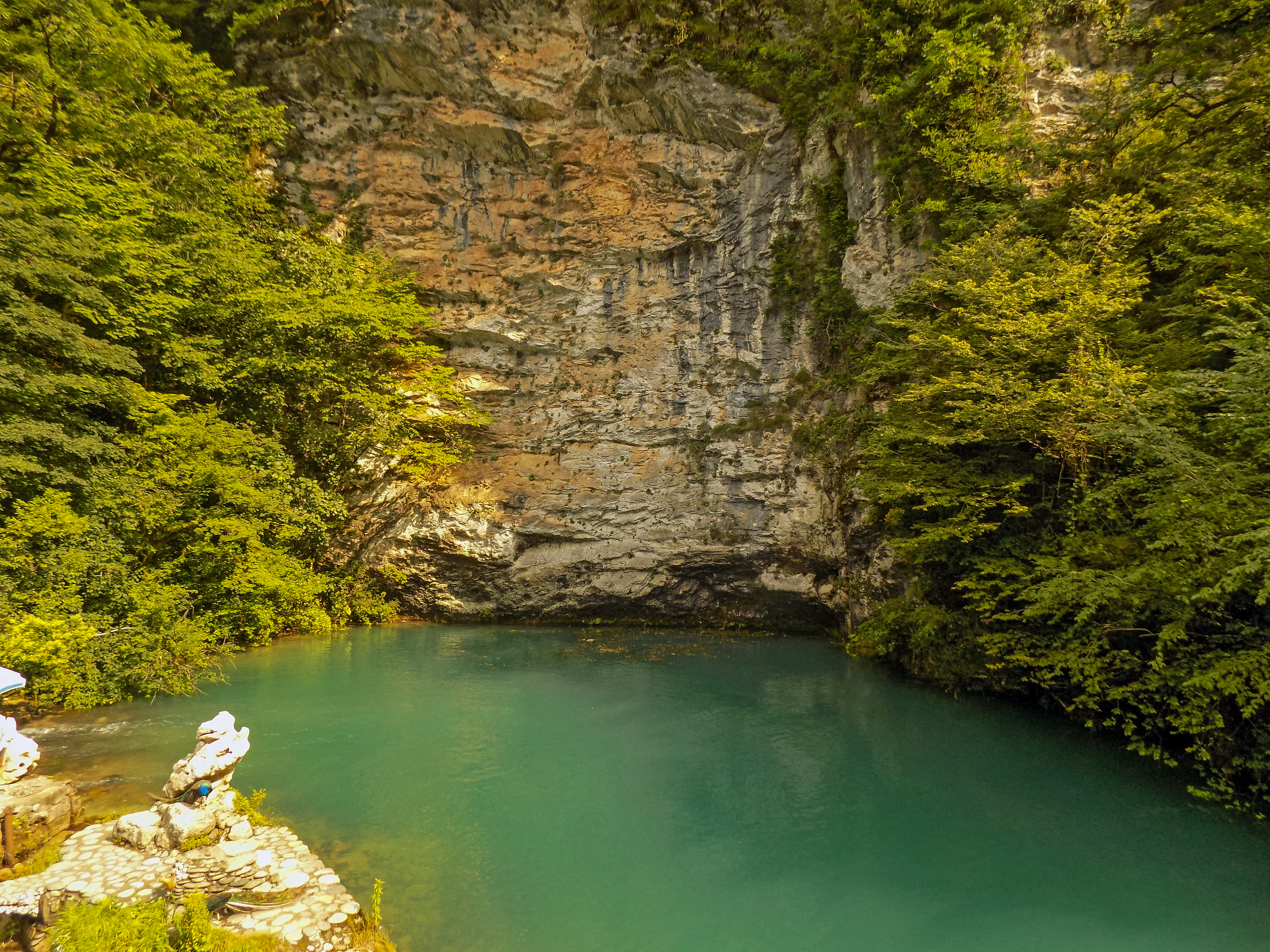 Голубое озеро. Абхазия
