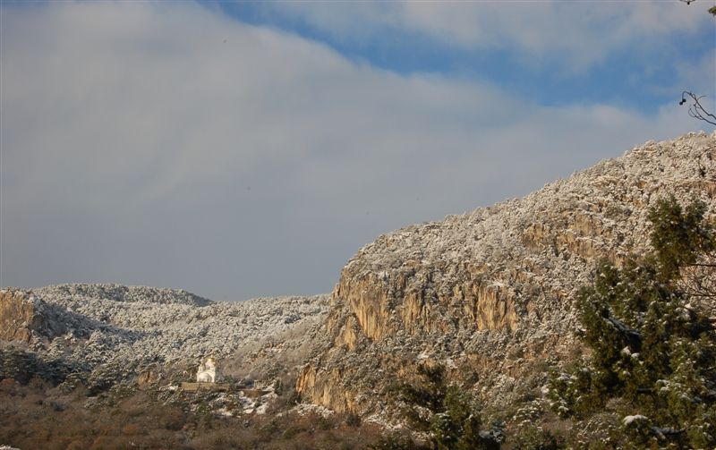 Первый снег. Утро