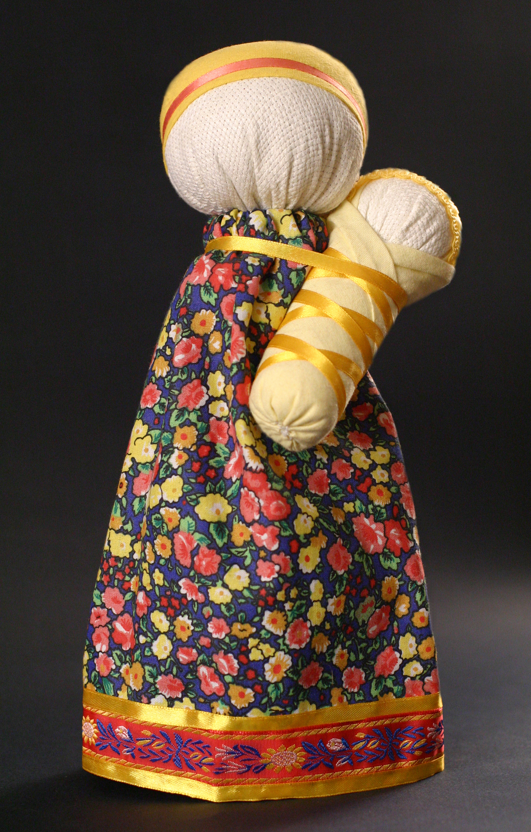 кукла с младенцем