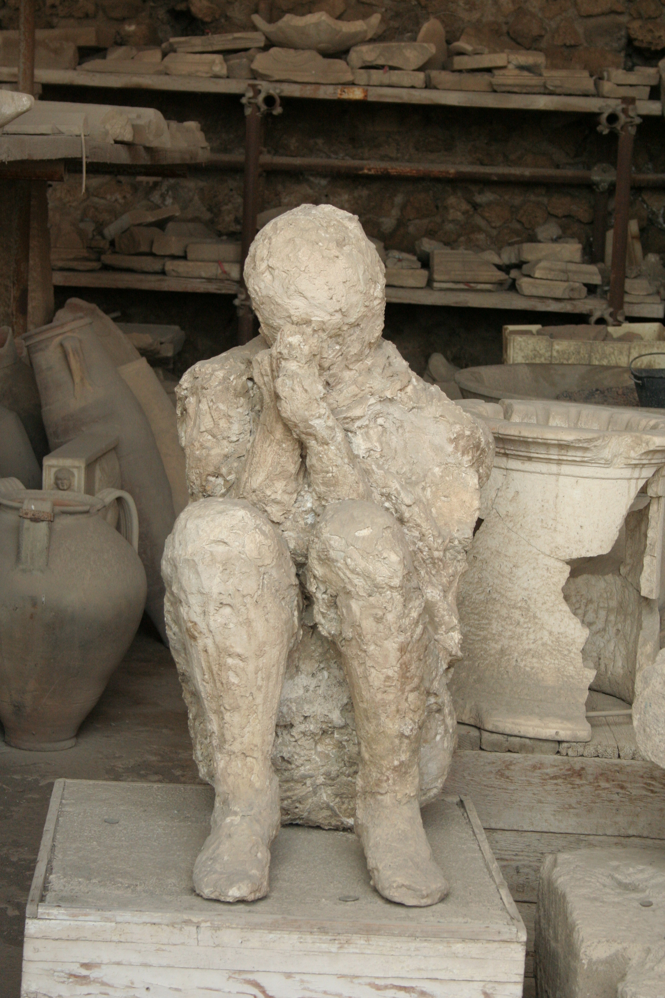 мальчик в лаве