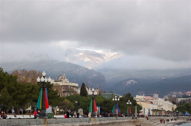 Горы смотрят вниз...