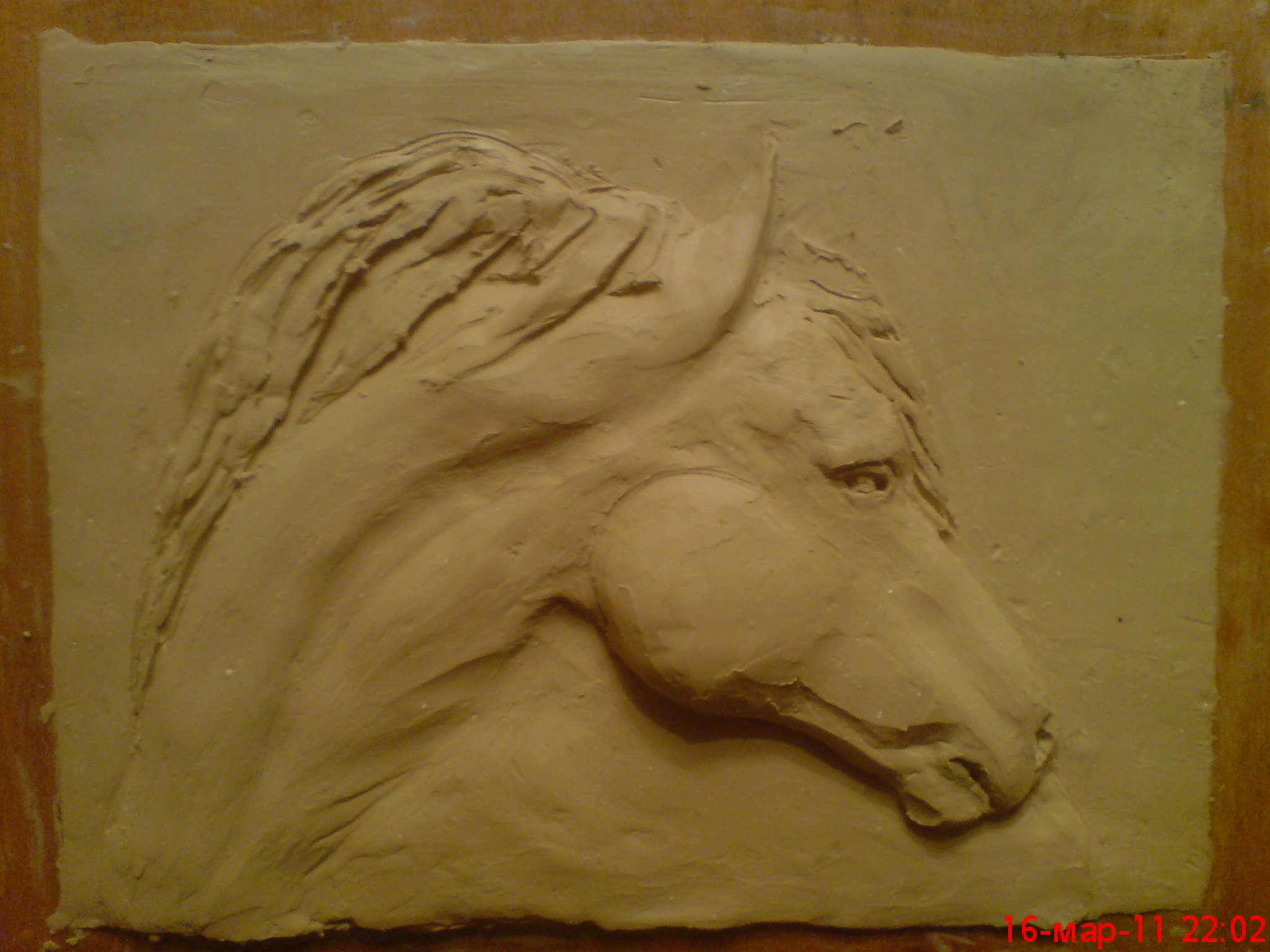 лошадка - барельеф