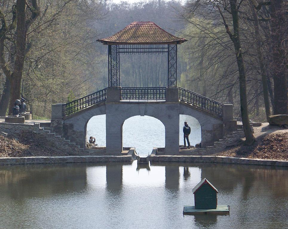 Дендропарк "Олександрія" - Китайський місток (весна)