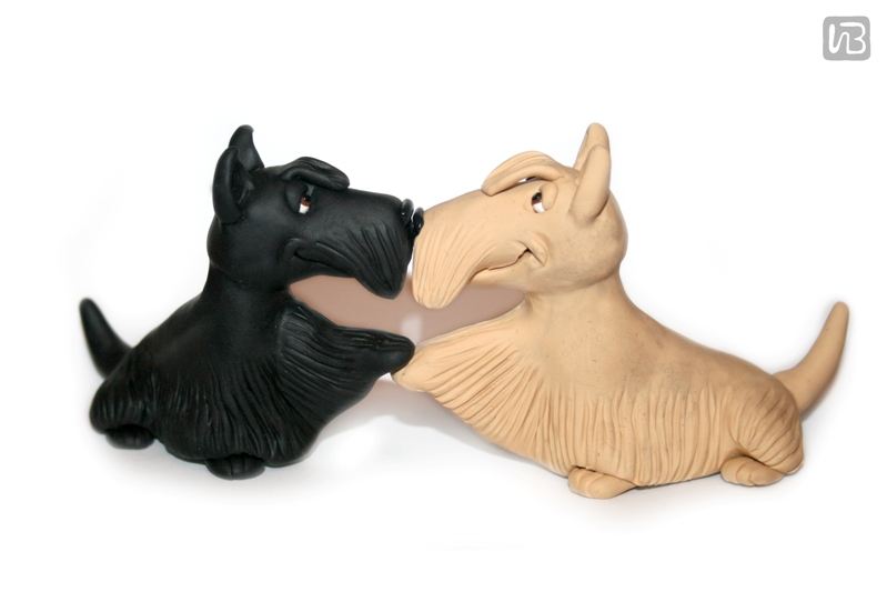 фигурка собаки "влюбленне".  Полимерная глина