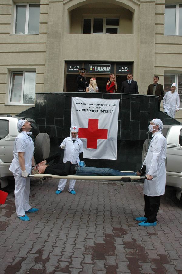 Идея презентации салона немецкой мебели FREUD