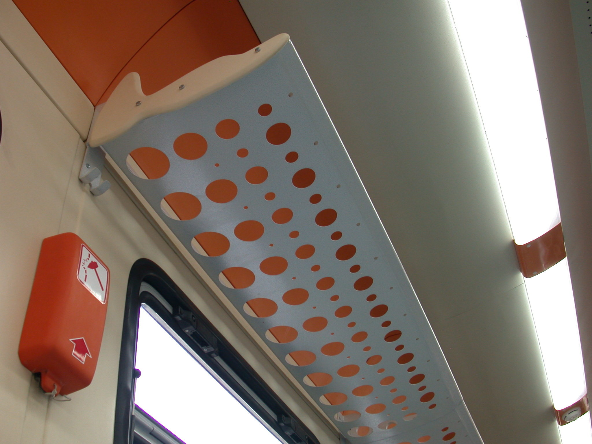 Полка багажная