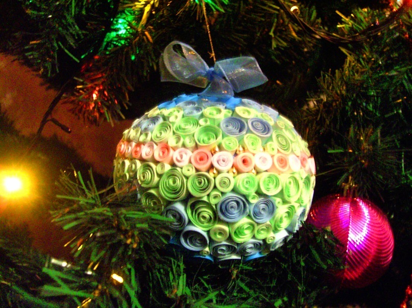 Ёлочная игрушка (квиллинг)