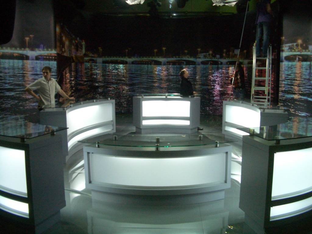 декорация для передачи "Мост Свободы" ТВканал 100