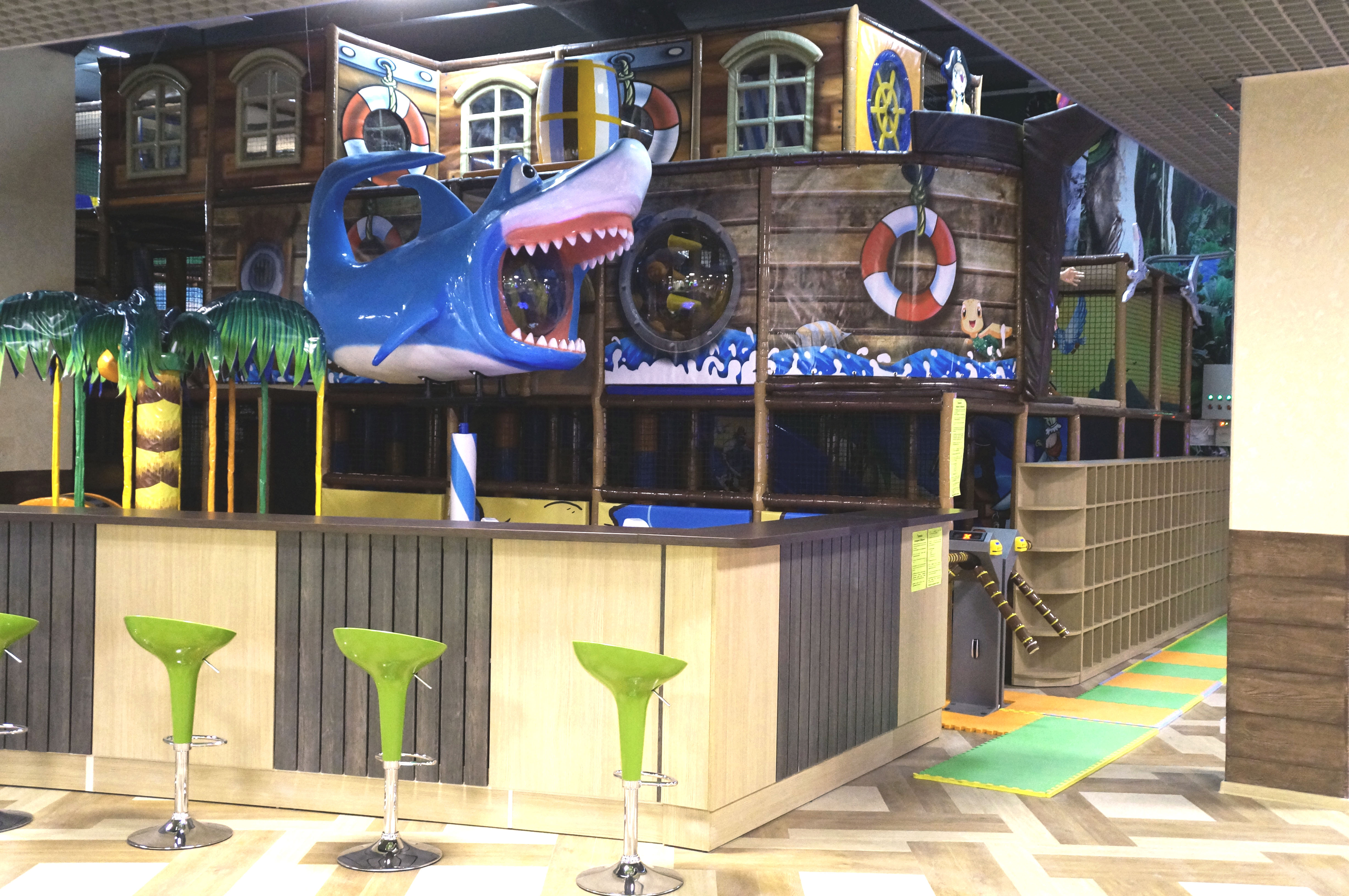 Реализация проекта детского центра  «Discovery Maxi» ТЦ"Замок&quo