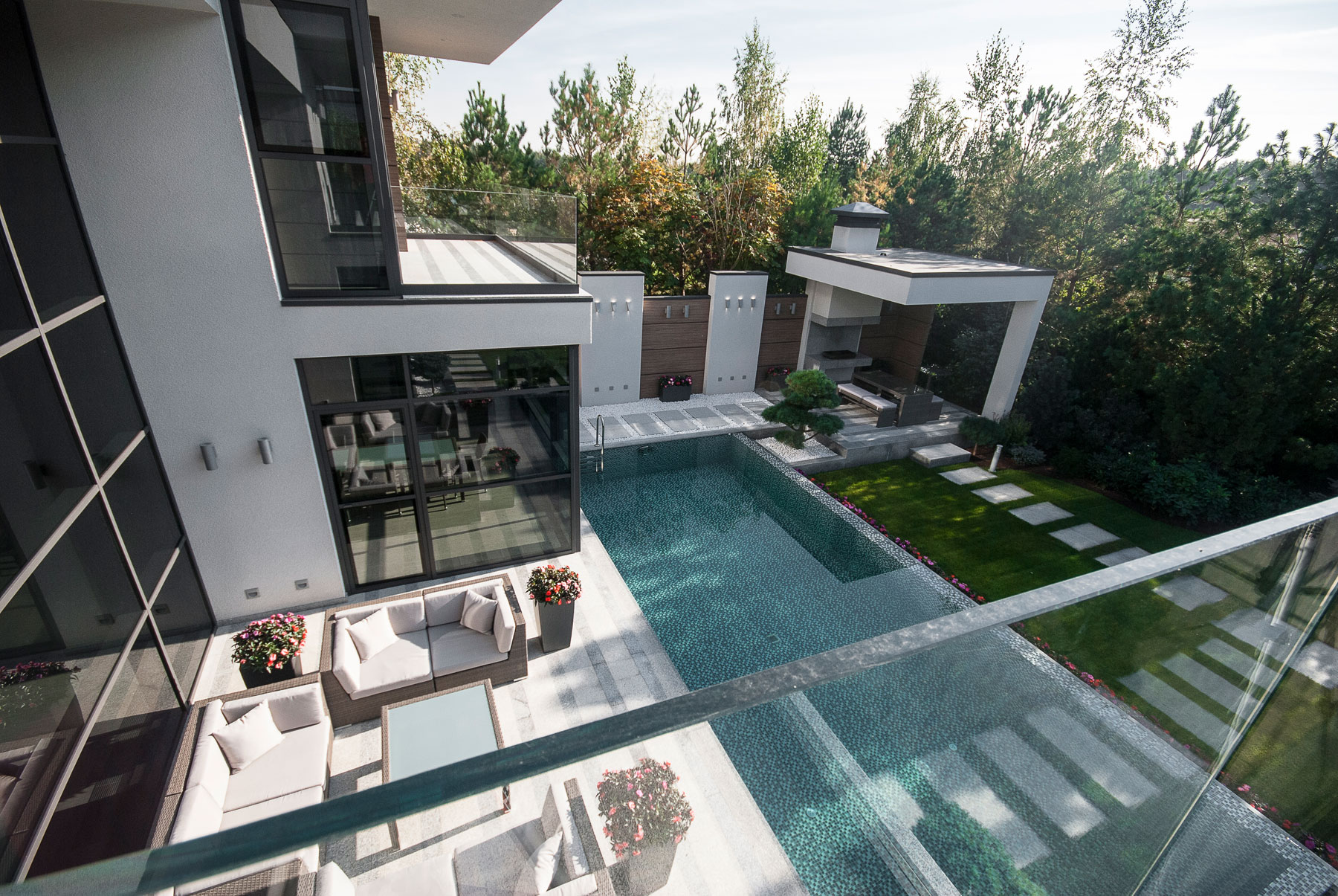 дом в стиле МИНИМАЛИЗМ (фасады)