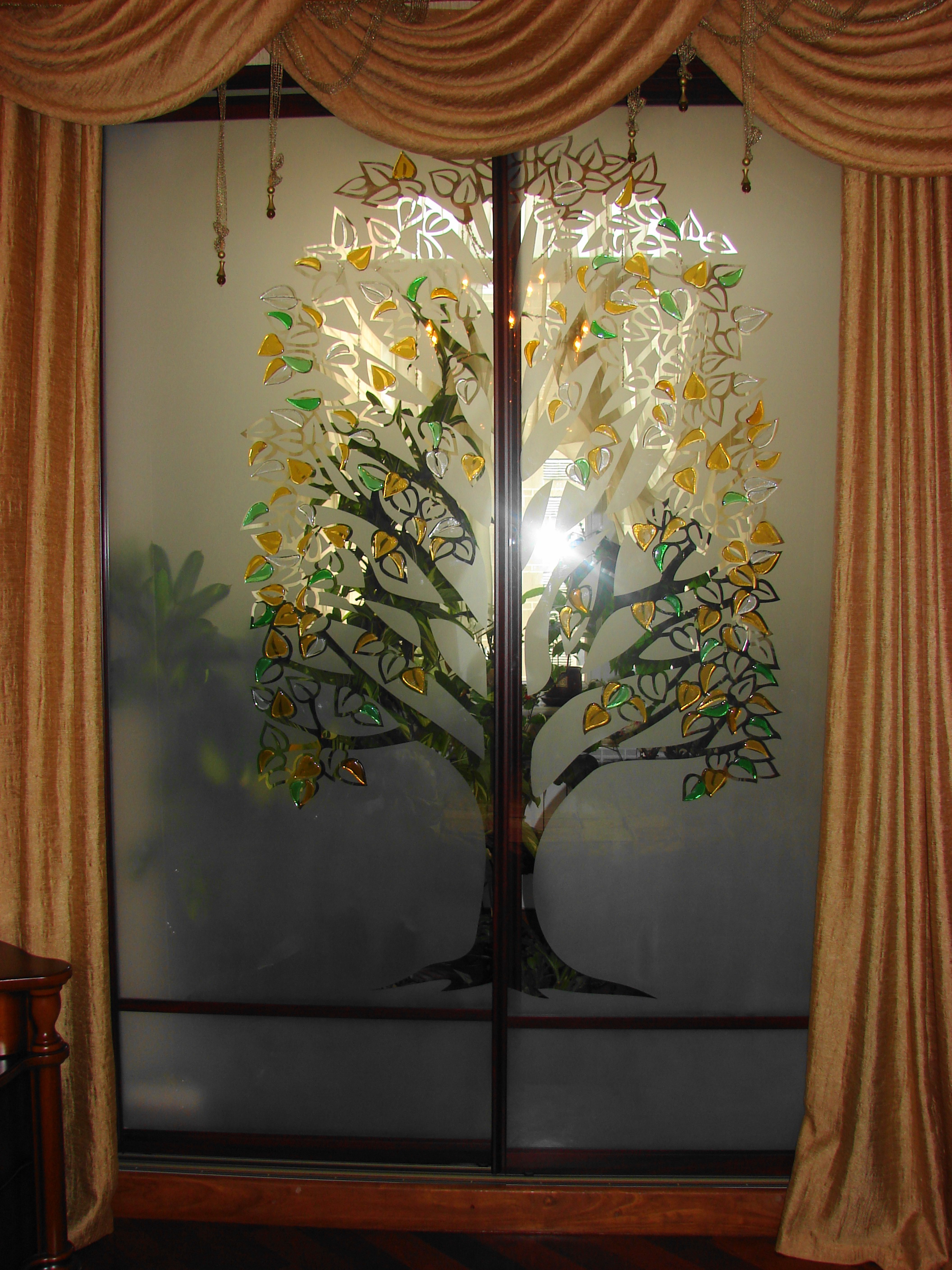 Витражи в раздвижных дверях