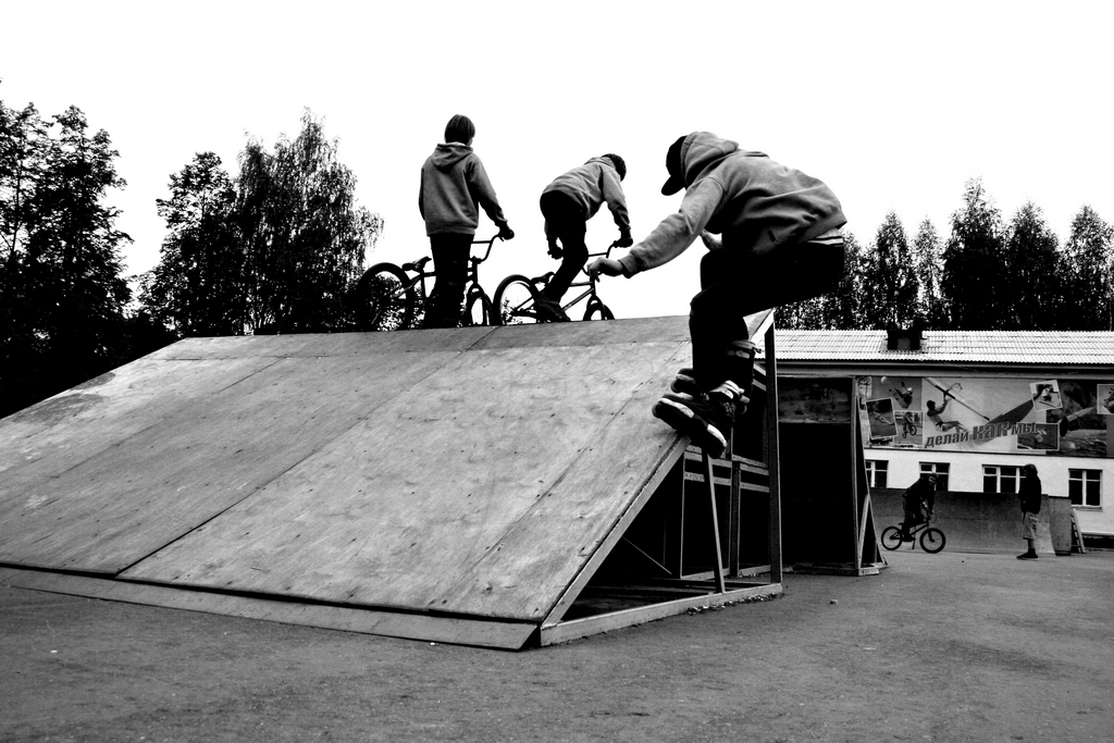 Александр Новоселов