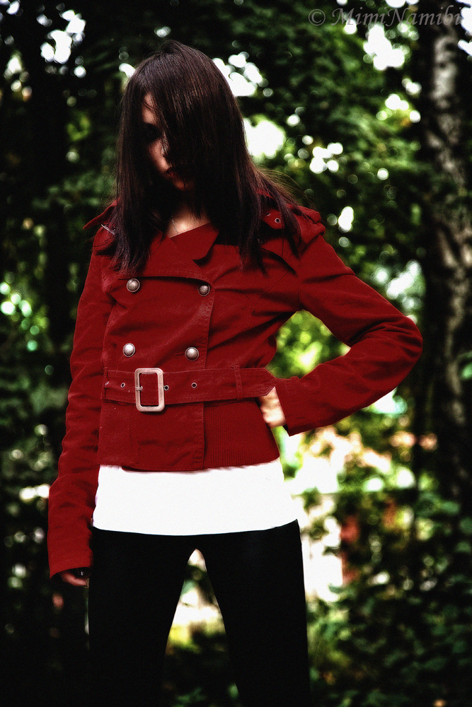 Тихо, темно... одна