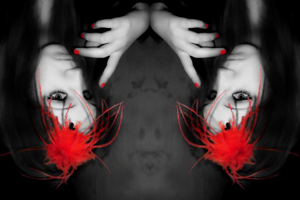 вырвав мертвые цветы, за слепой горой